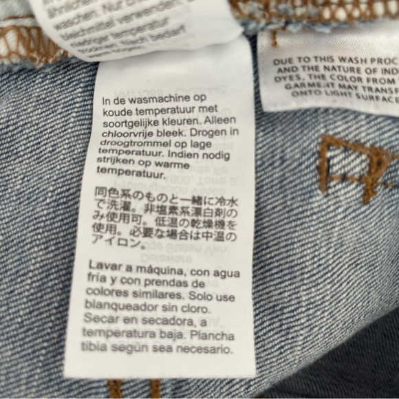 Madewell High-Rise Denim Shorts in Derby Wash: Button-Front Edition 15977 - Picture 8 of 11